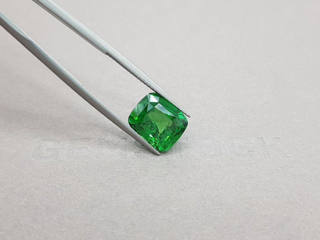 Intense cushion cut tsavorite garnet 5.56 ct Image №4
