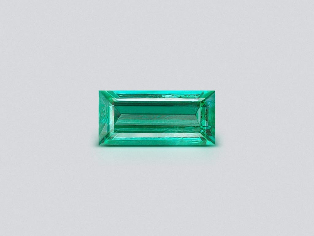 Vibrant green emerald from Colombia in baguette cut 1.54 ct Image №1