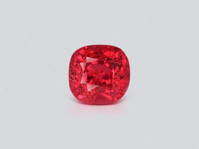 Vivid red cushion-cut spinel 0.95 carats, Burma  photo