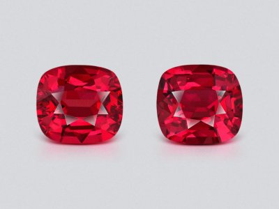 Pair of vibrant vivid red cushion-cut spinels 5.54 carats, Vietnam photo