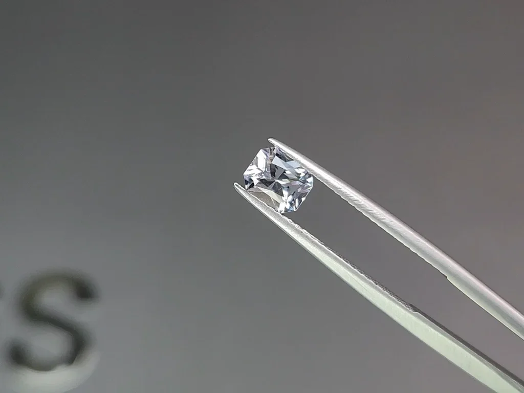 Pastel blue sapphire in radiant cut 0.81 carats, Madagascar Image №3