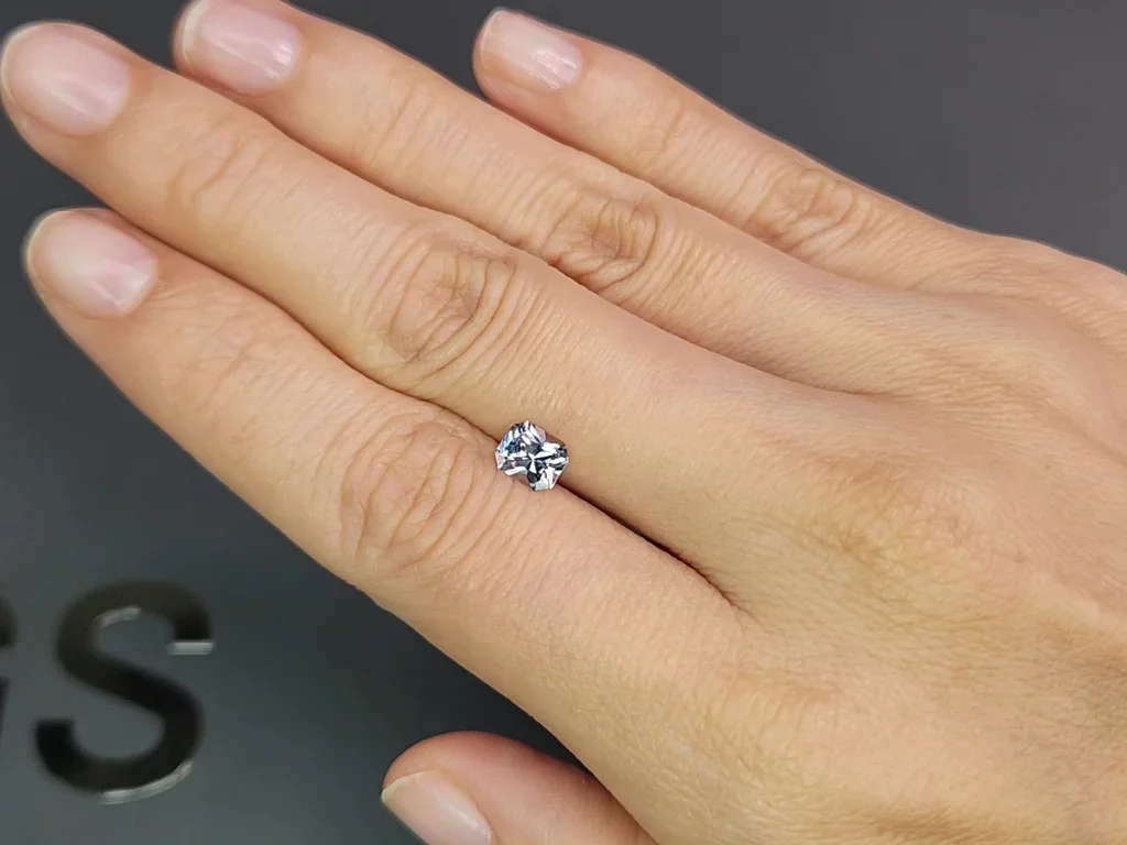 Pastel blue sapphire in radiant cut 0.81 carats, Madagascar Image №2