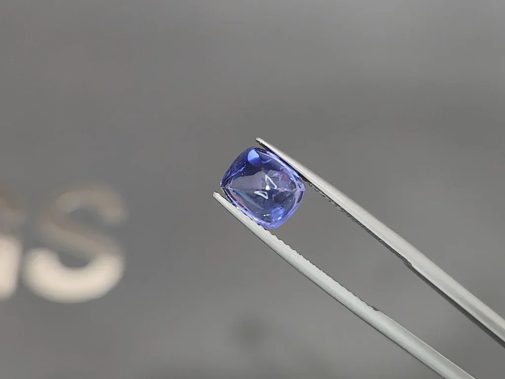 Unheated blue sapphire in sugar loaf cut 4.10 carats, Sri Lanka Image №3