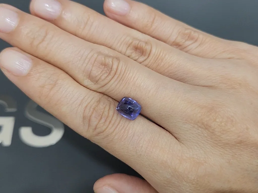 Unheated blue sapphire in sugar loaf cut 4.10 carats, Sri Lanka Image №2