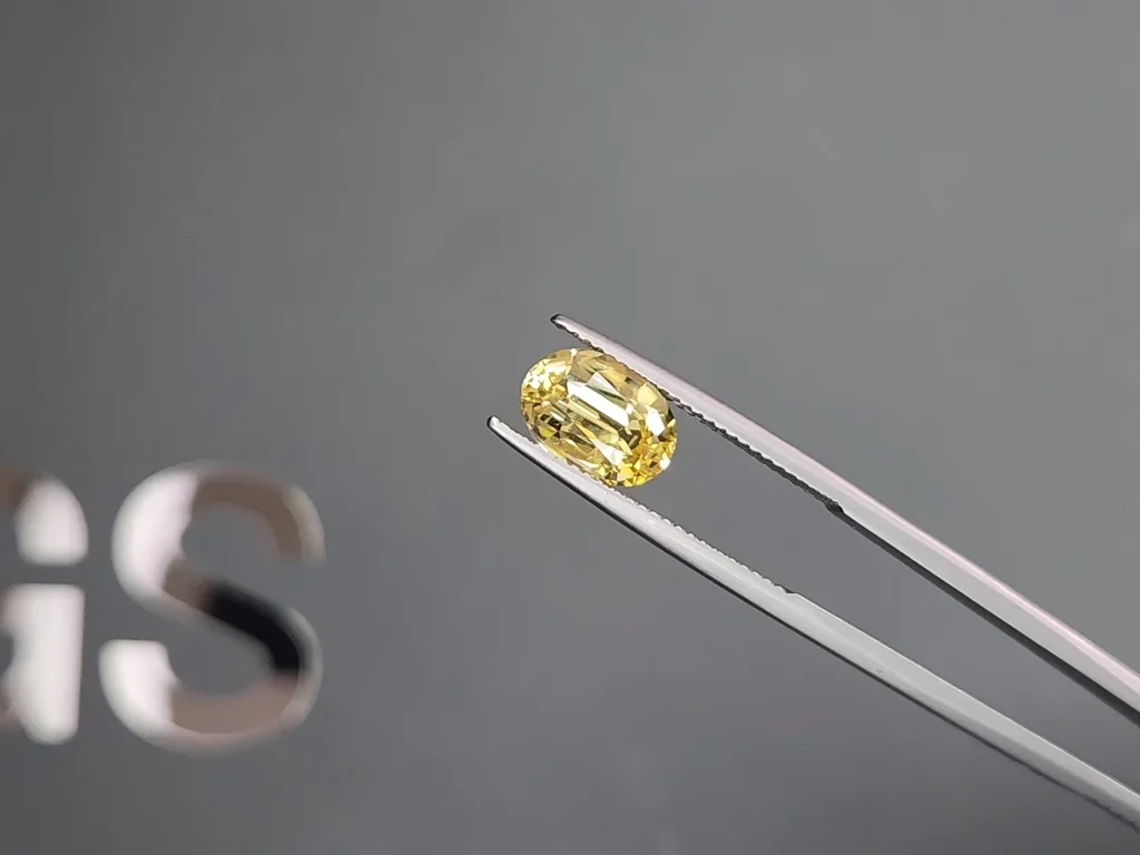 Unheated intense yellow sapphire in oval cut 3.14 carats, Sri Lanka  Image №3