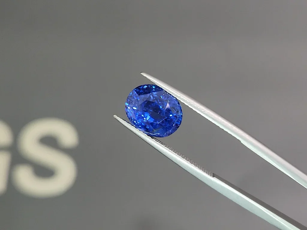 Unheated sapphire Royal Blue oval cut 6.67 carats, Sri Lanka Image №3