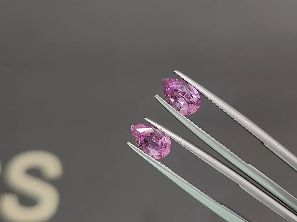 Pair of unheated pink sapphires in pear cut 2.10 carats, Sri Lanka Image №3