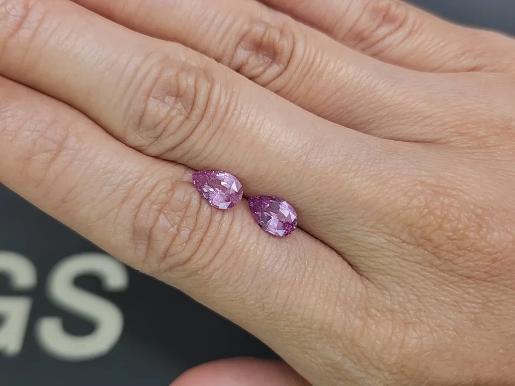 Pair of unheated pink sapphires in pear cut 2.10 carats, Sri Lanka Image №2