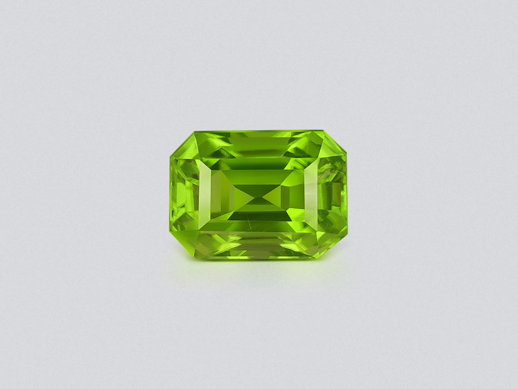 Peridot green yellow octagon cut 5.20 carats, Burma  Image №1