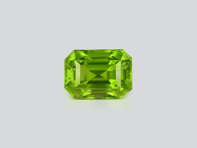 Peridot green yellow octagon cut 5.20 carats, Burma  photo