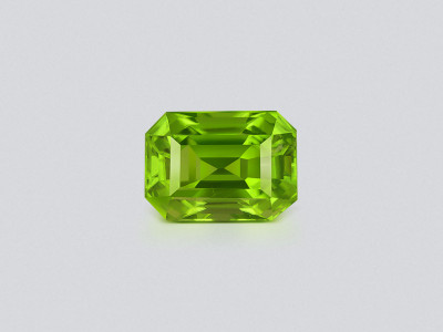Peridot green yellow octagon cut 5.20 carats, Burma  photo