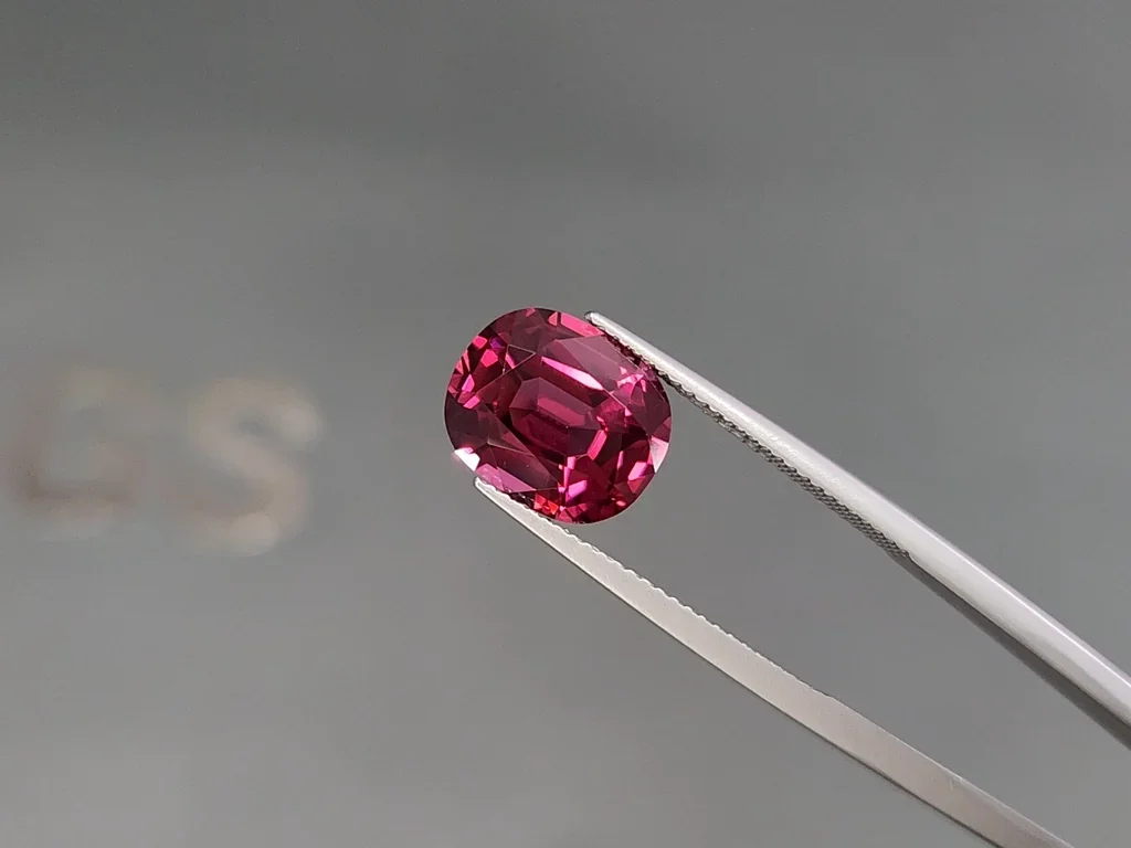 Red pink spinel cushion cut 5.08 carats, Burma  Image №3