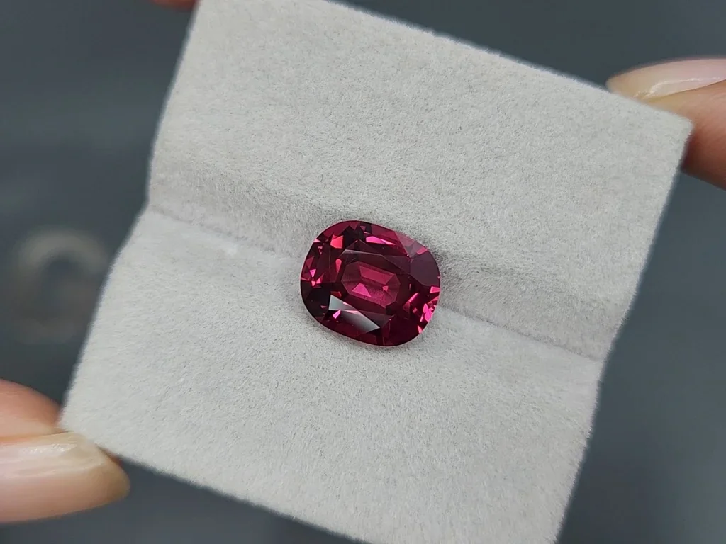Red pink spinel cushion cut 5.08 carats, Burma  Image №4