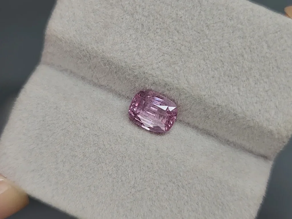 Sapphire Baby Pink cushion cut 1.55 carats, Sri Lanka Image №4