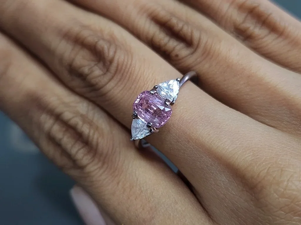 Sapphire Baby Pink cushion cut 1.55 carats, Sri Lanka Image №5