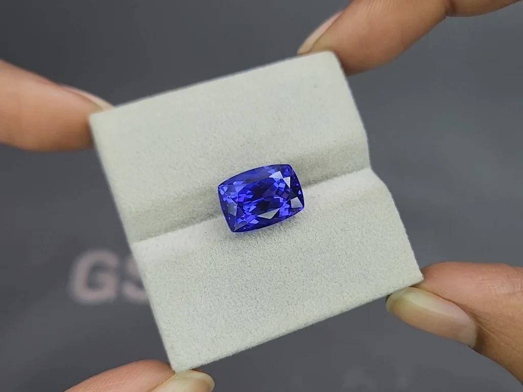 Tanzanite cushion cut 8.08 carats, Tanzania Image №4