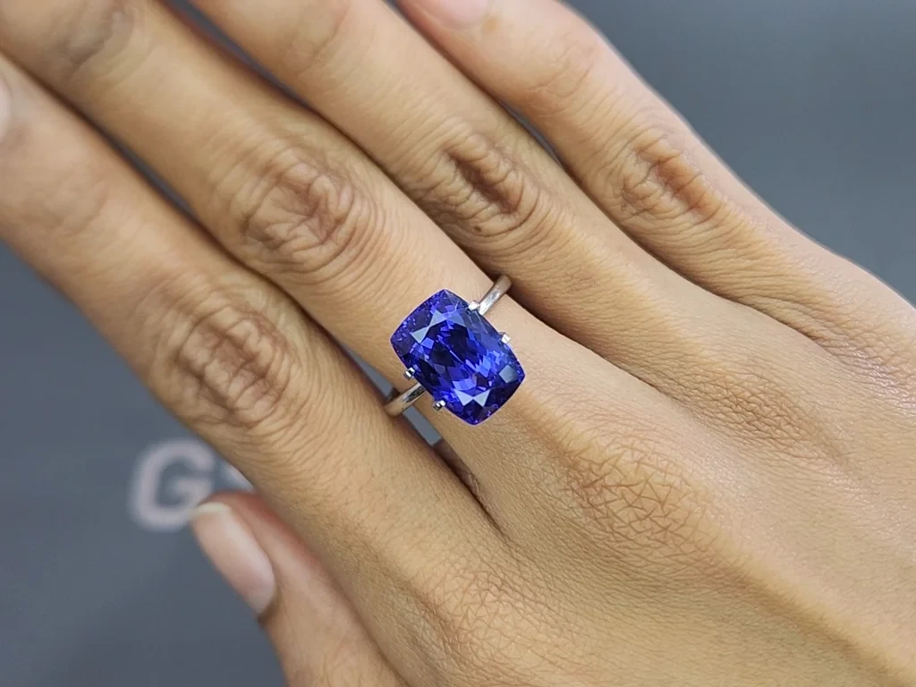 Tanzanite cushion cut 8.08 carats, Tanzania Image №5