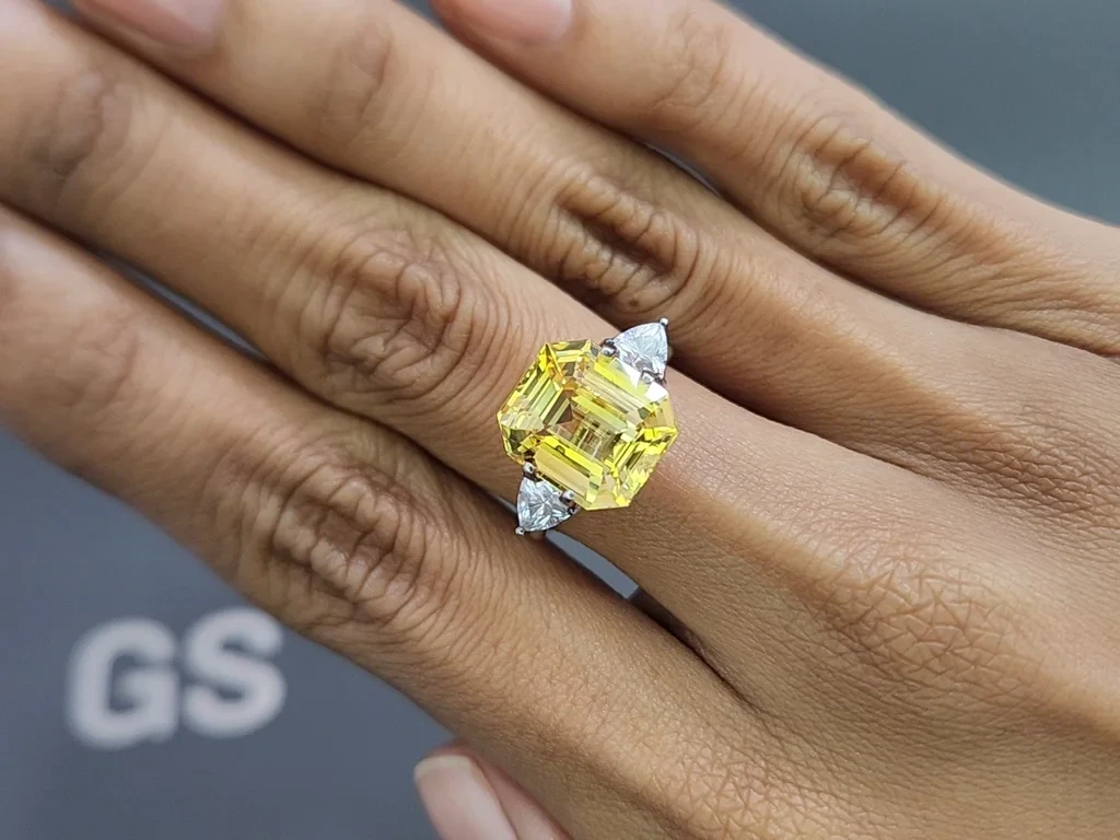 Unheated Golden Vivid Yellow sapphire in octagon cut  8.32 carats, Madagascar Image №5