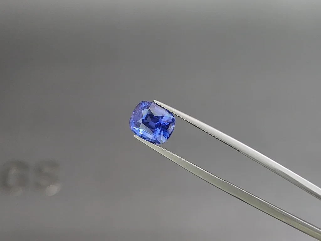 Sapphire Cornflower Blue cushion cut 4.13 carats, Sri Lanka Image №3