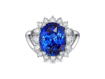 Ring with 7.42 carats Royal Blue sapphire and diamonds in 18K white gold photo