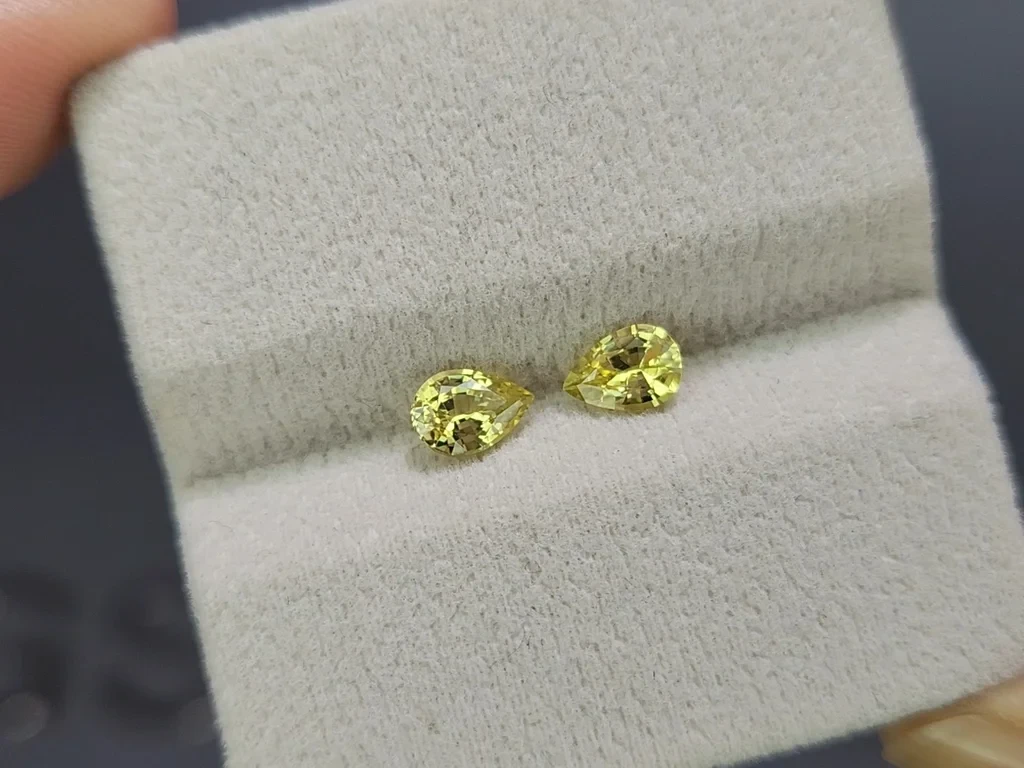 Pair unheated yellow sapphires pear cut 1.17, Madagascar Image №4