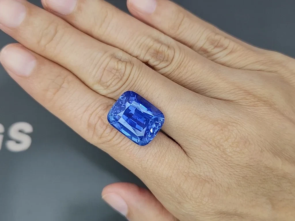 Collectible unheated Cornflower Blue sapphire in cushion cut 22 carats, Sri Lanka, GRS Image №2