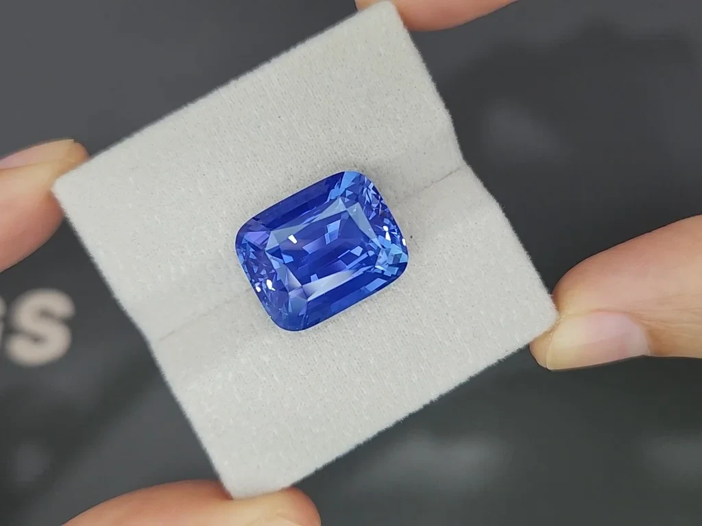 Collectible unheated Cornflower Blue sapphire in cushion cut 22 carats, Sri Lanka, GRS Image №3