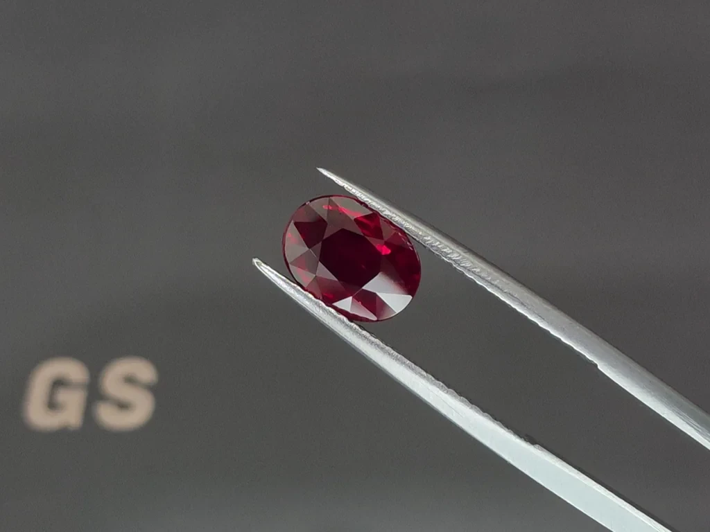 Unheated ruby Pigeon’s blood oval cut 2.50 carats, Mozambique Image №3