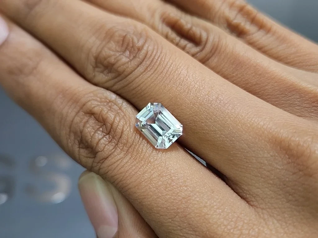 Kunzite octagon cut 2.64 carats, Pakistan Image №2