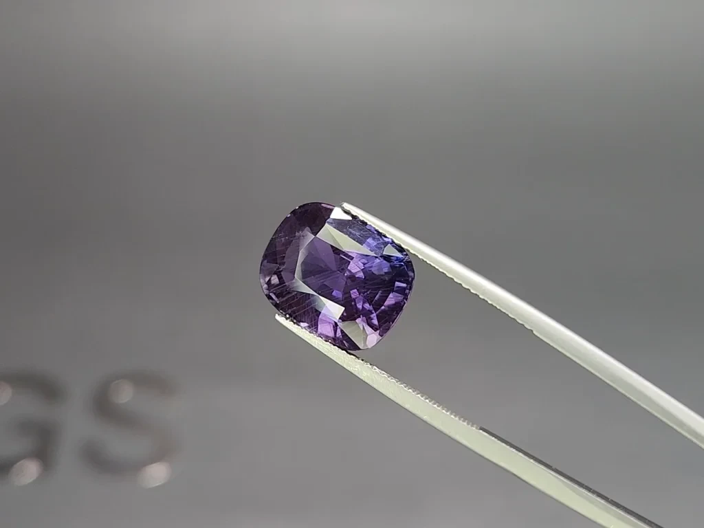 Unheated violet sapphire cushion cut 10.10 carats, Sri Lanka Image №3