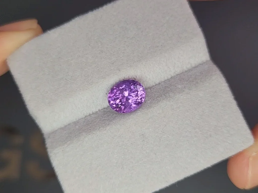Rare color сhange spinel 2.12 carat in oval cut  Image №4