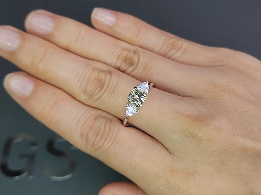 Unheated pastel green sapphire in radiant cut 0.88 carats, Madagascar Image №5