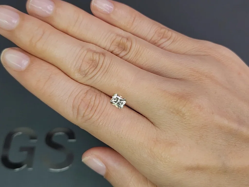 Unheated pastel green sapphire in radiant cut 0.88 carats, Madagascar Image №2