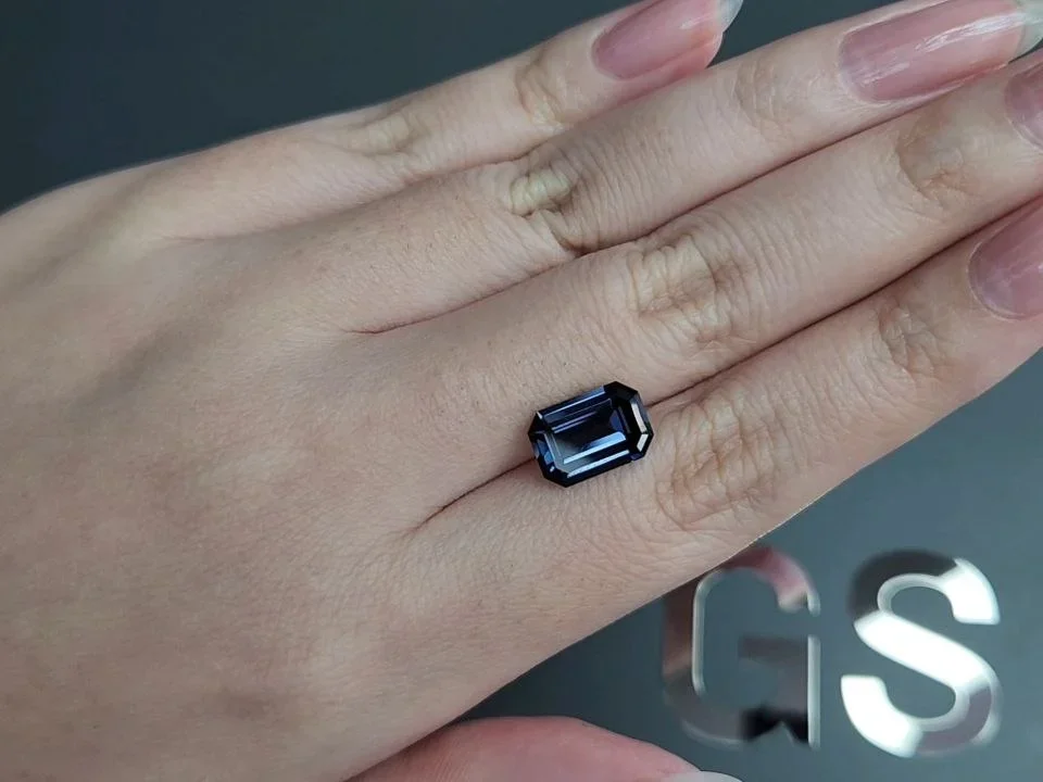Octagon-cut deep blue spinel 3.29 carats, Tanzania Image №2
