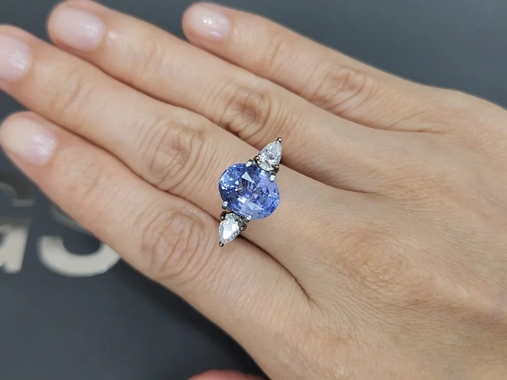 Unheated Pastel Blue sapphire in oval cut 5.05 carats, Sri Lanka  Image №5
