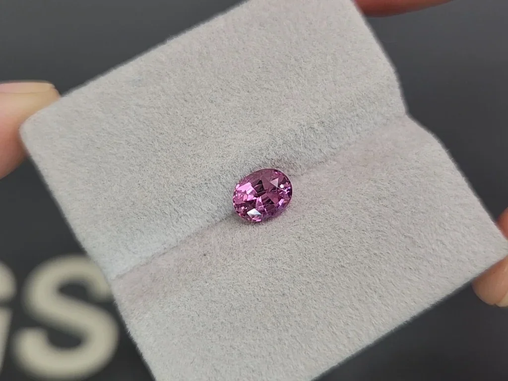 Rhodolite garnet oval cut 1.26 carats, Tanzania Image №3