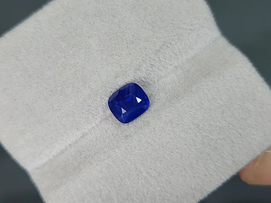 Sapphire Royal Blue rutile silk effect cushion cut 1.20 carats, Sri Lanka Image №4