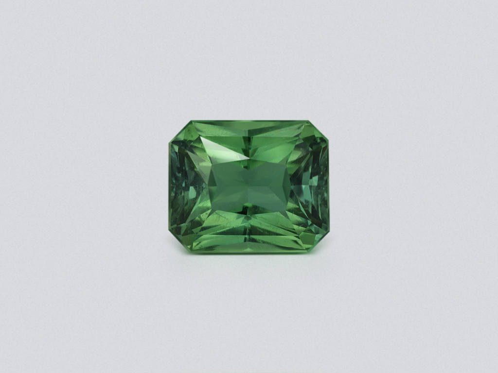 Green tourmaline radiant cut 5.60 cfrats,  Africa Image №1