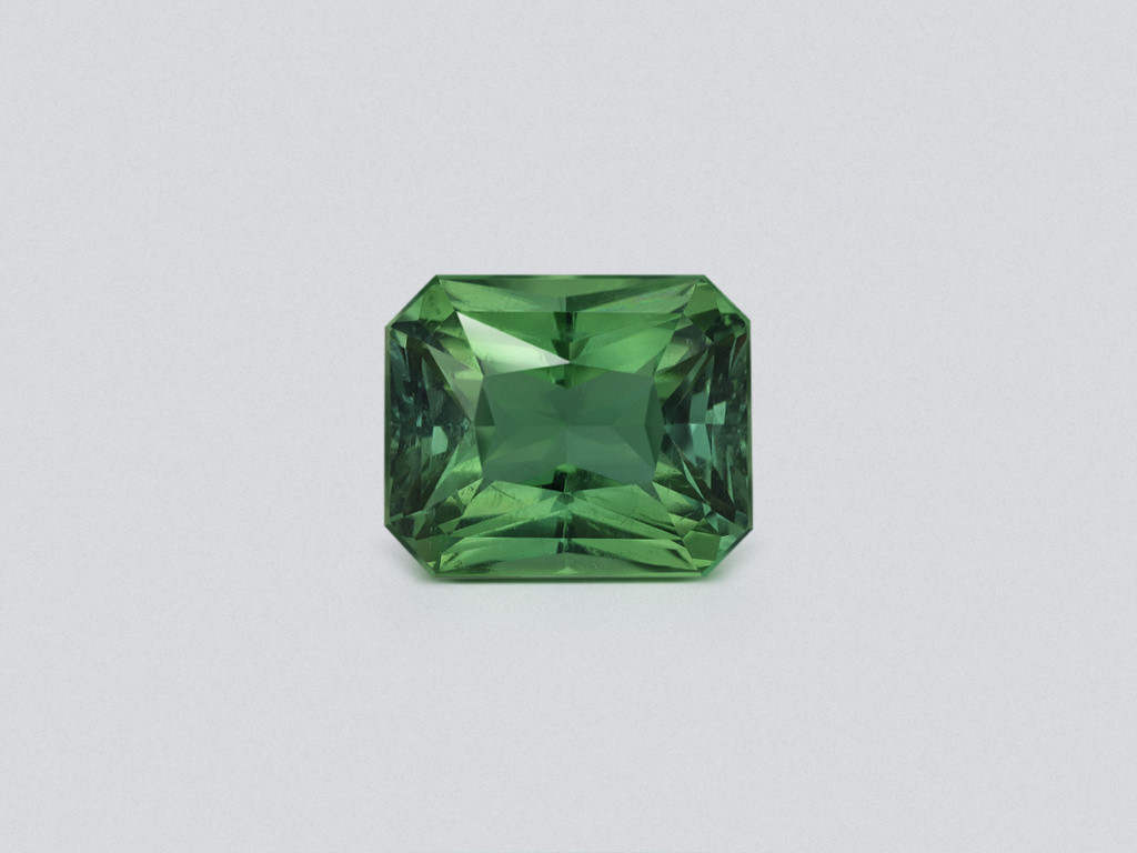 Green tourmaline radiant cut 5.60 cfrats,  Africa Image №1