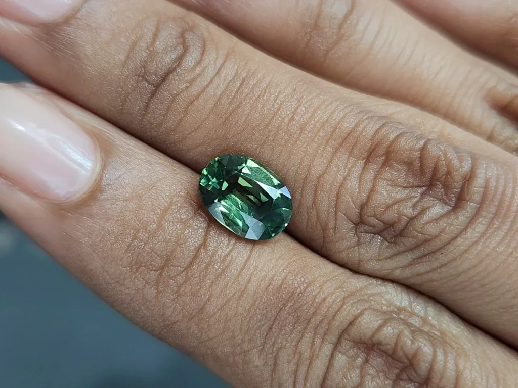 Sapphire Teal oval cut 3.10 carats, Madagascar Image №2