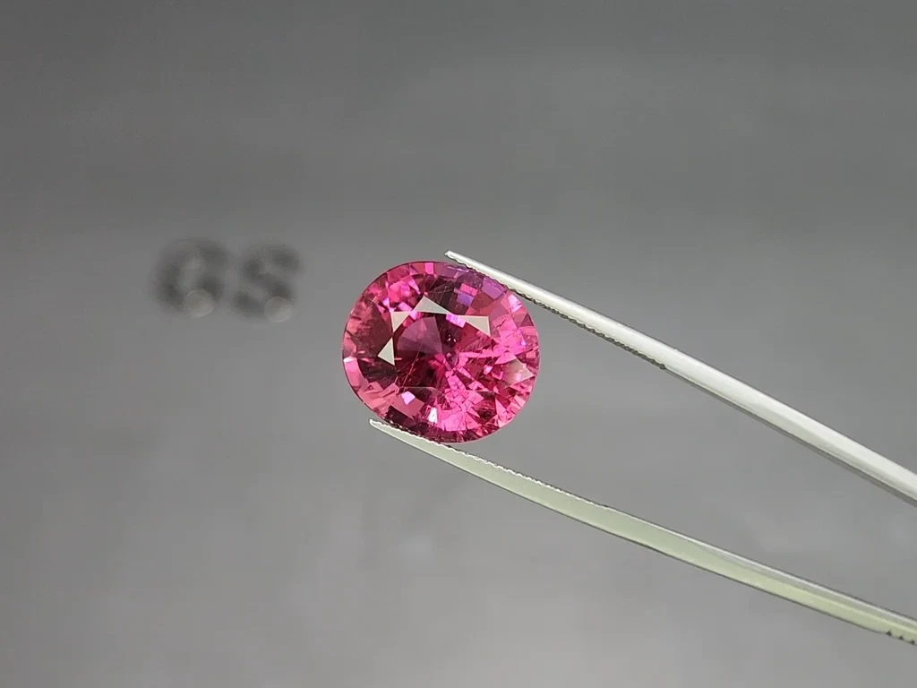 Large rubellite tourmaline oval cut 15.39 carats, Africa Image №3