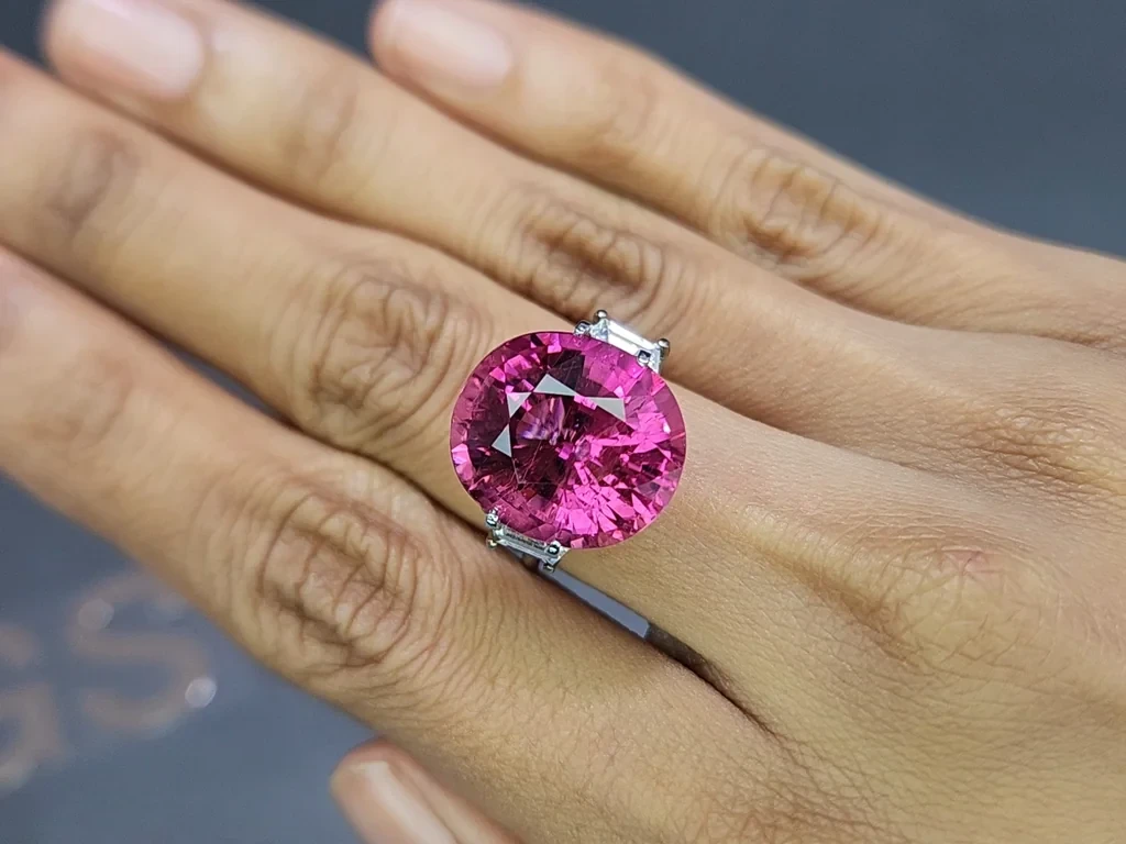 Large rubellite tourmaline oval cut 15.39 carats, Africa Image №5