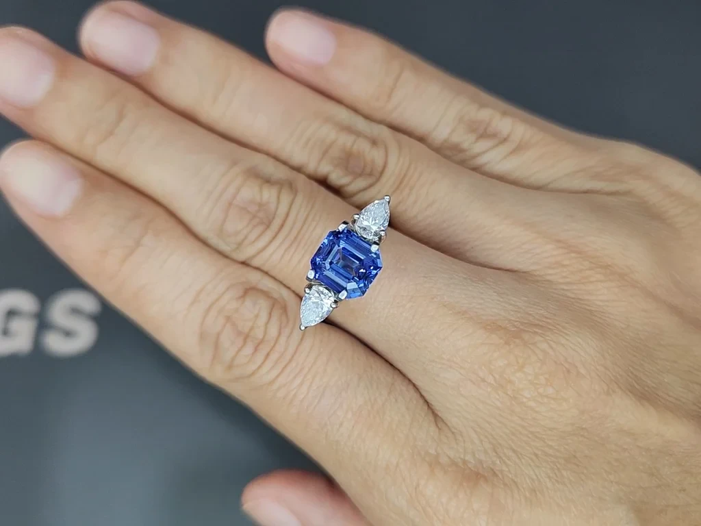 Cornflower Blue sapphire in octagon cut 3.04 carats, Sri Lanka Image №5