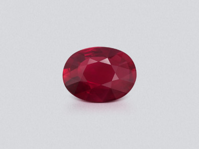 Unheated ruby Pigeon’s blood oval cut 2.64 carats, Mozambique photo
