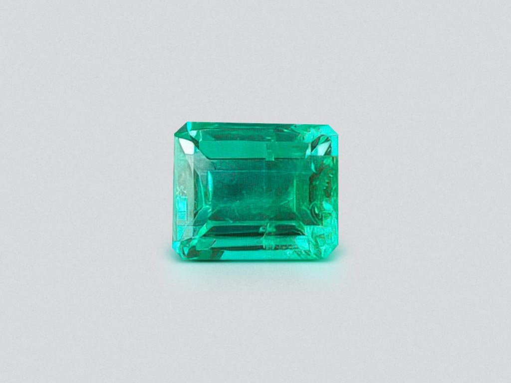 Vivid Green emerald from Colombia in octagon cut 1.30 ct Image №1