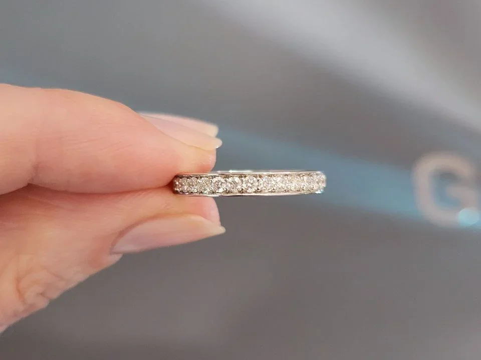 Diamond ring in 18K white gold Image №2
