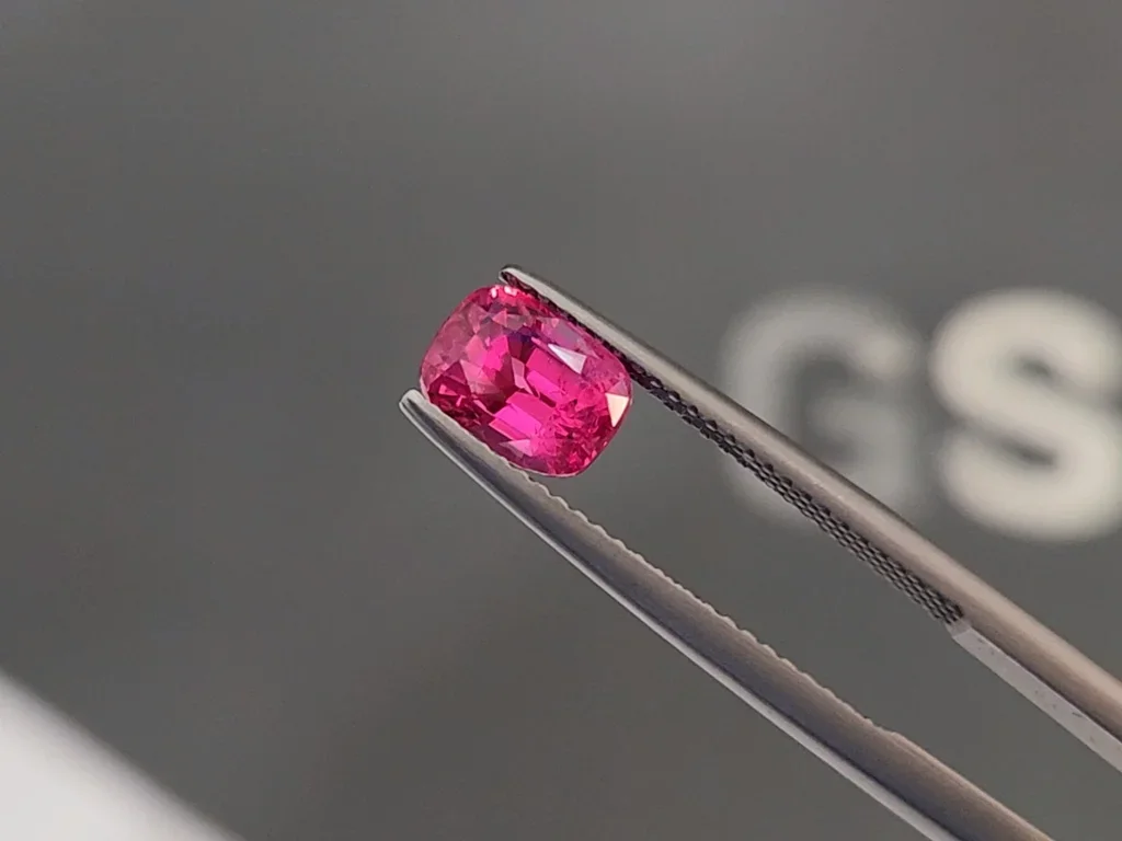 Neon pink Jedi color cushion-cut spinel 2.08 carats, Vietnam, Vibrant type GRS Image №3