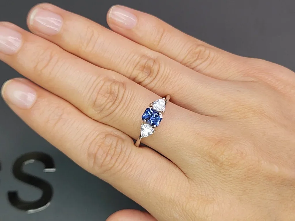 Radiant cut blue sapphire 0.94 carats, Sri Lanka Image №5