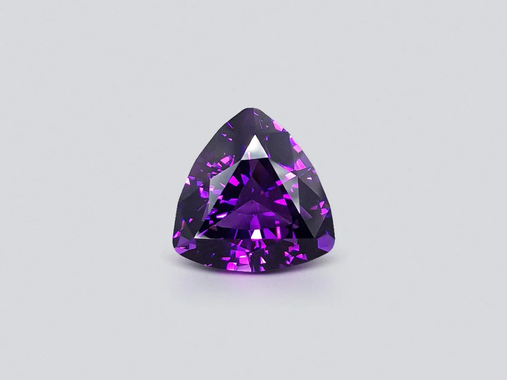 Vivid purple Brazilian amethyst in trillion cut 15.94 carats Image №1