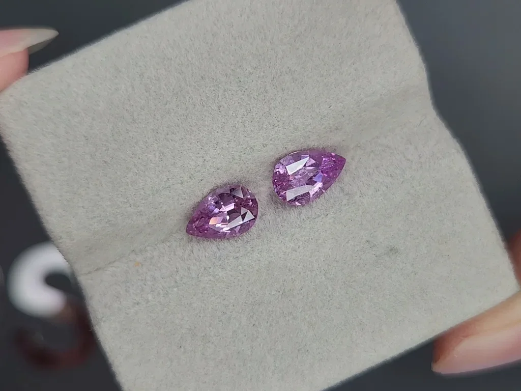 Pair of unheated purple sapphires in pear shape 2.05 carats, Madagascar  Image №4